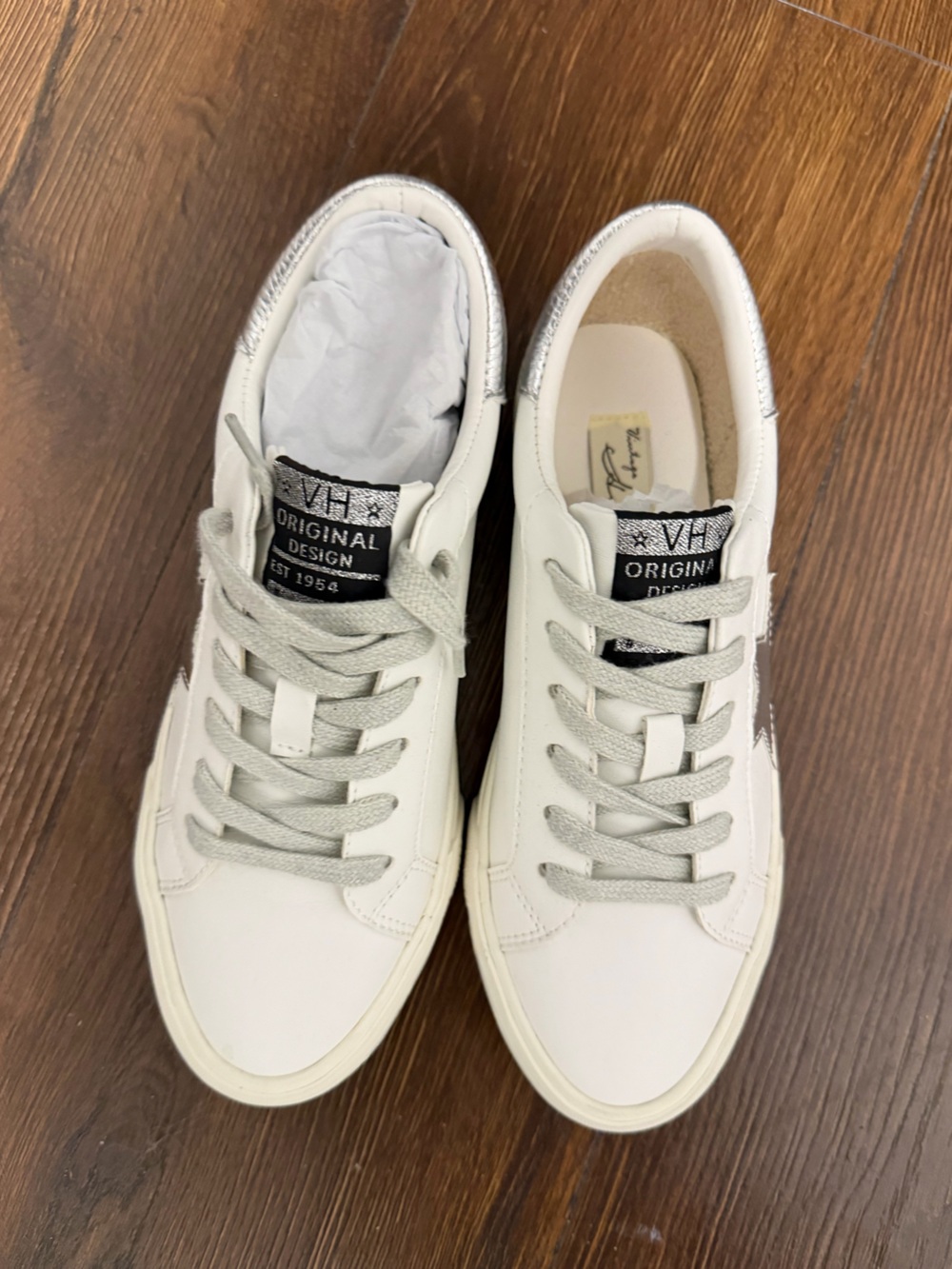 White Low-Top Sneakers with Silver Star Accent